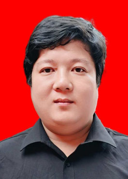 徐义赞  高三年级主任 政教主任